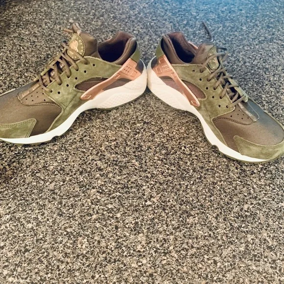 Nike Air Huarache! - Picture 8 of 8